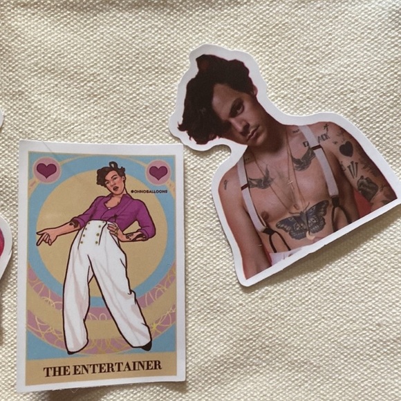 2 LEFT🆕 HARRY STYLES BUNDLE: Butterfly Canvas
Make-up Bag, Socks and 3 Stickers - Picture 5 of 5